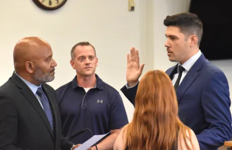 Two new officers sworn into Warren Police Department